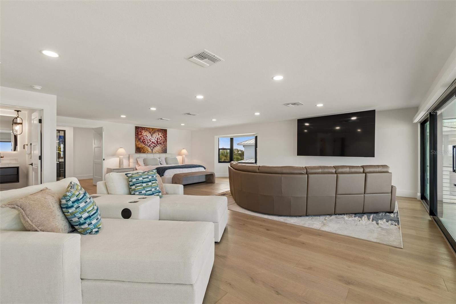 Image 38 of 100 For 930 Eldorado Avenue