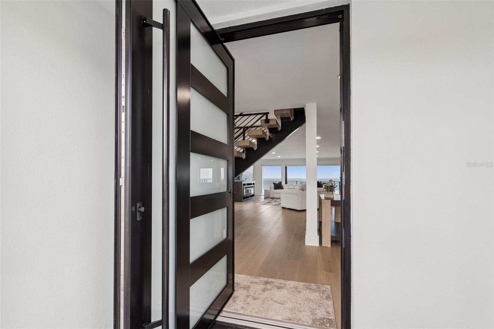 Image 4 of 100 For 930 Eldorado Avenue