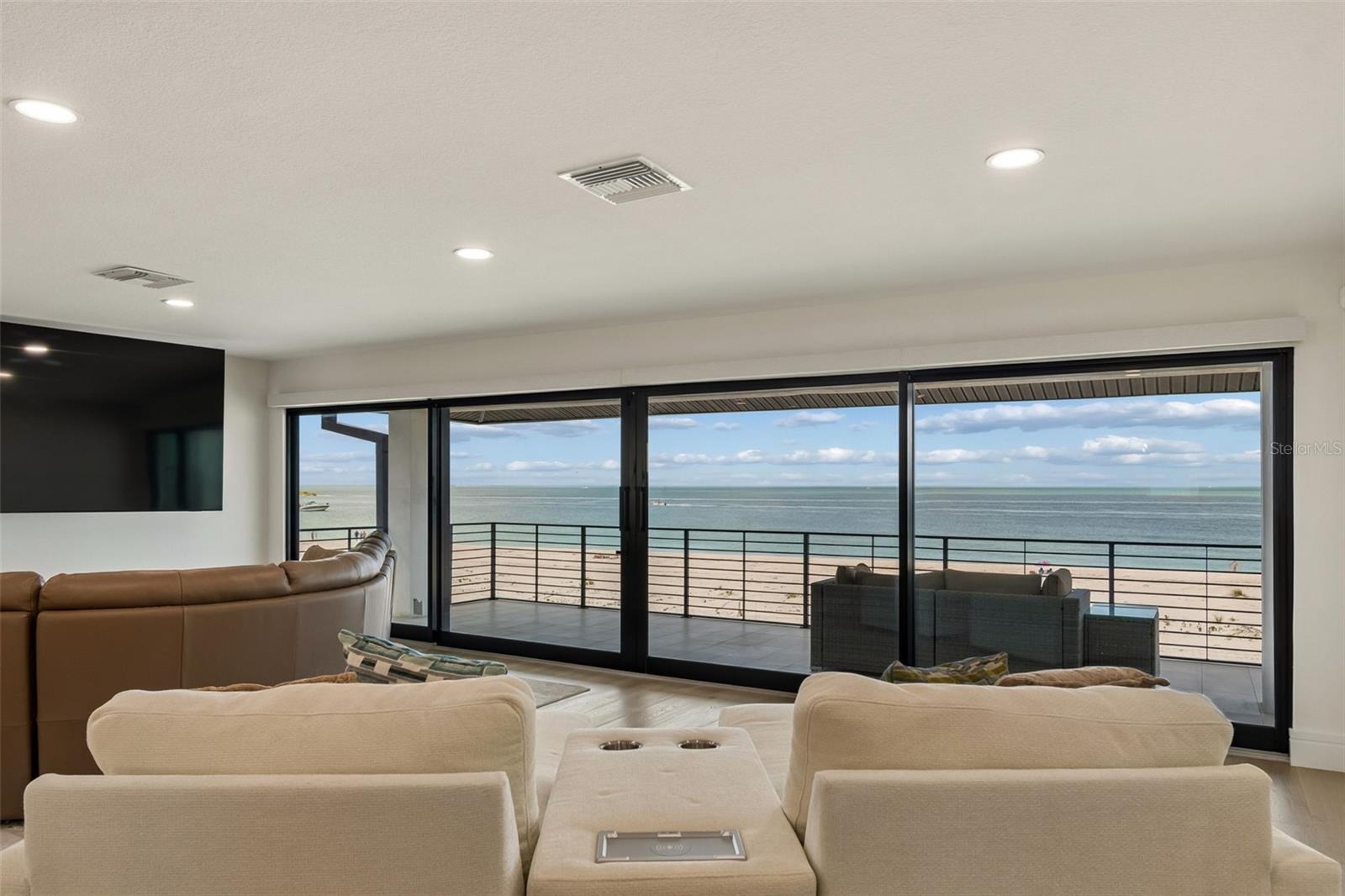 Image 40 of 100 For 930 Eldorado Avenue