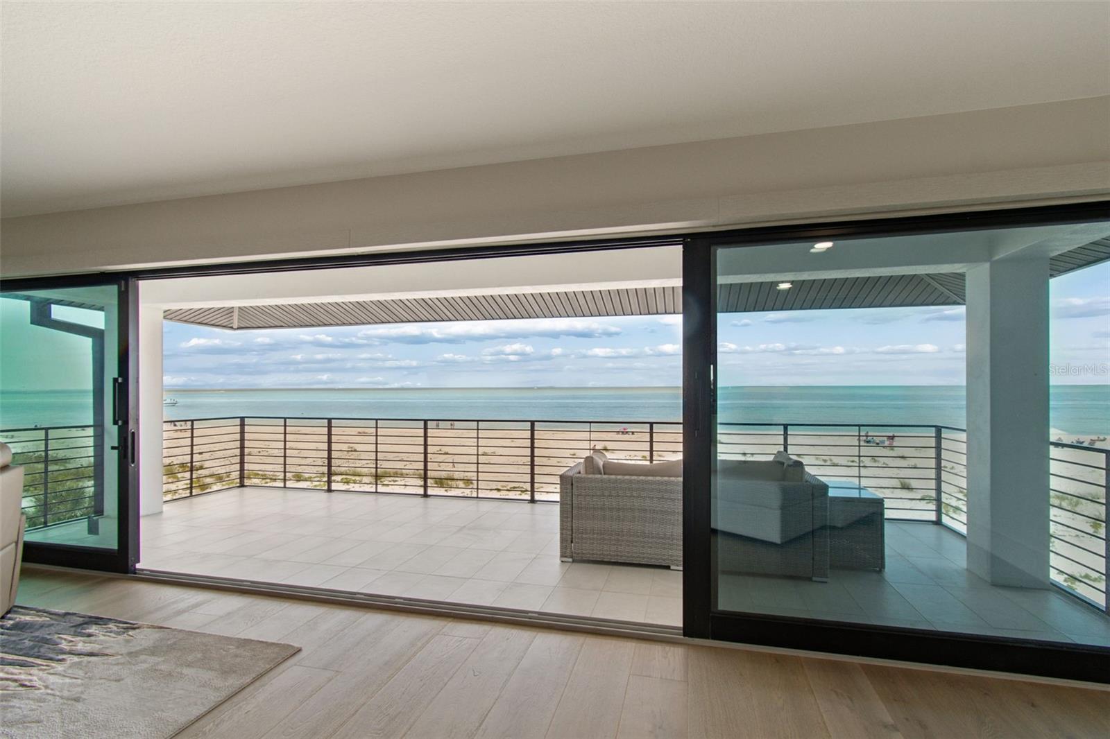 Image 46 of 100 For 930 Eldorado Avenue