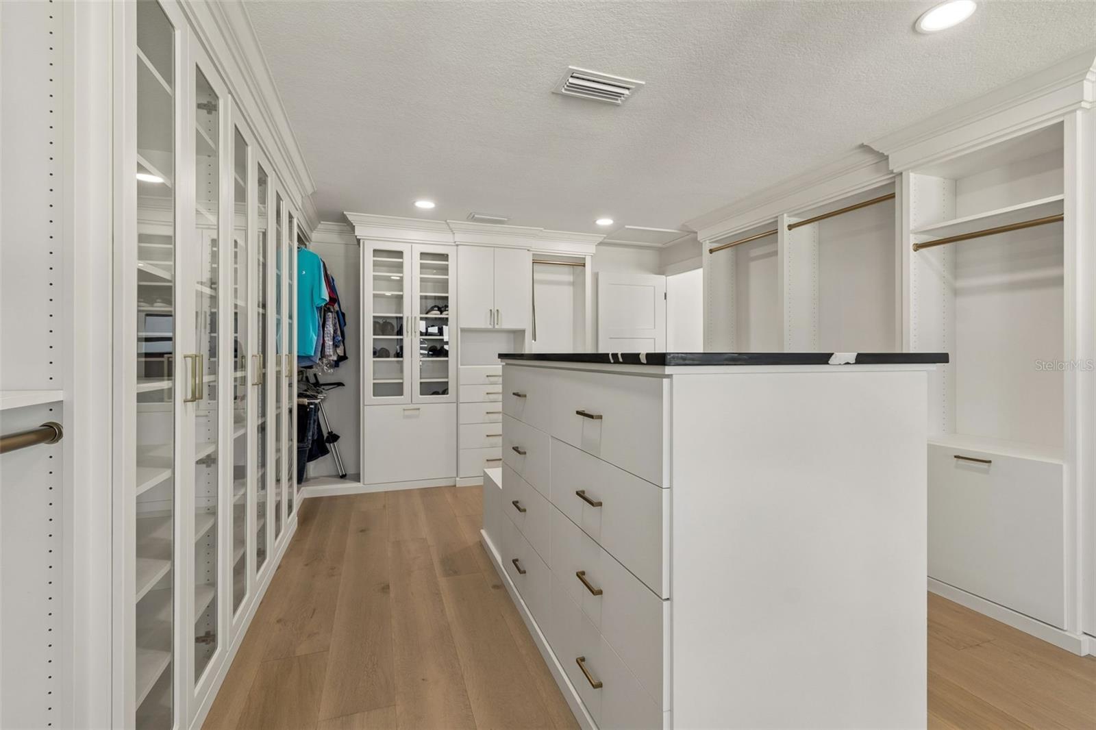 Image 55 of 100 For 930 Eldorado Avenue