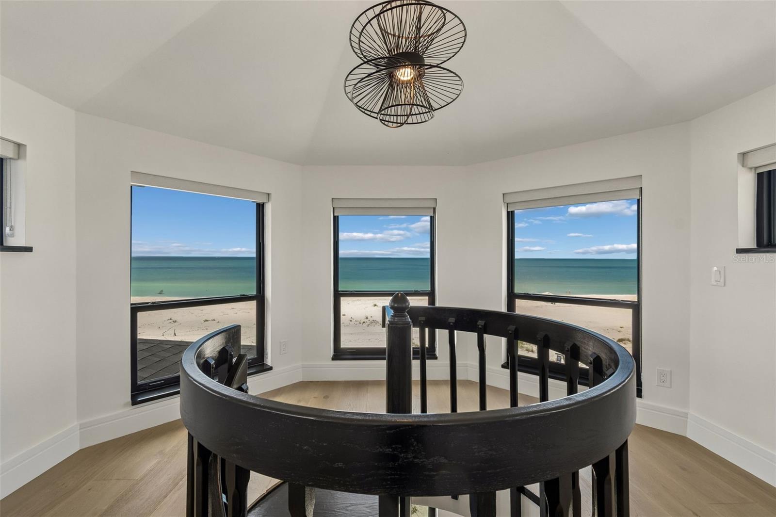 Image 57 of 100 For 930 Eldorado Avenue