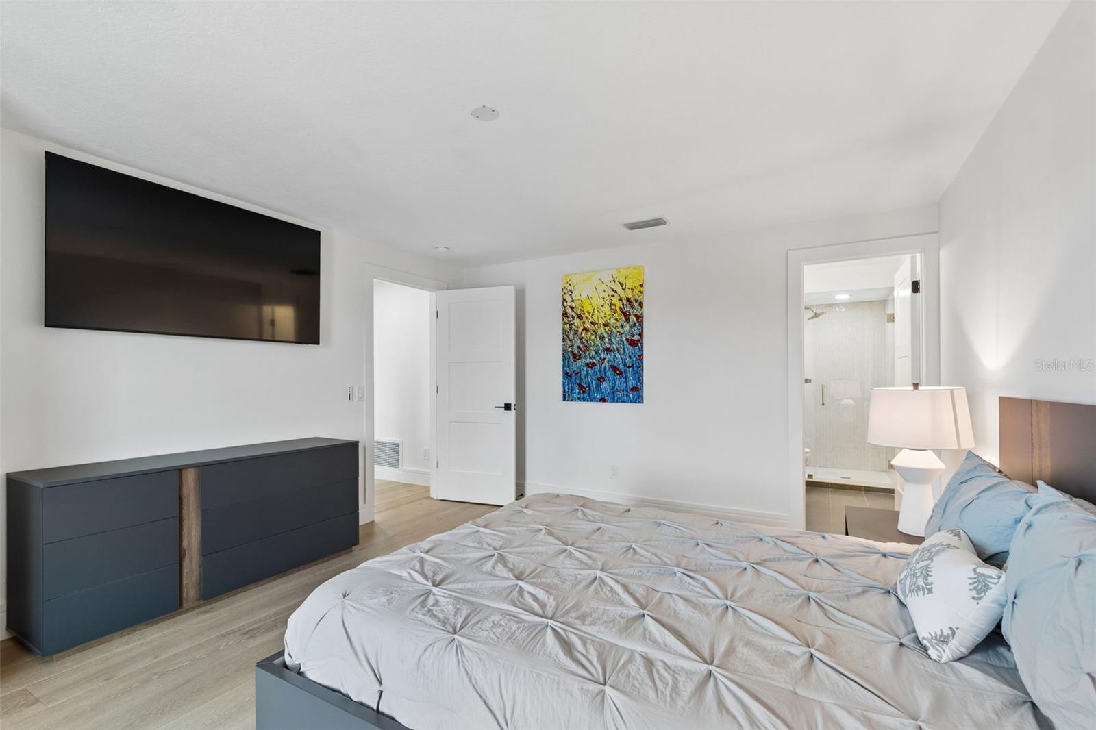 Image 65 of 100 For 930 Eldorado Avenue