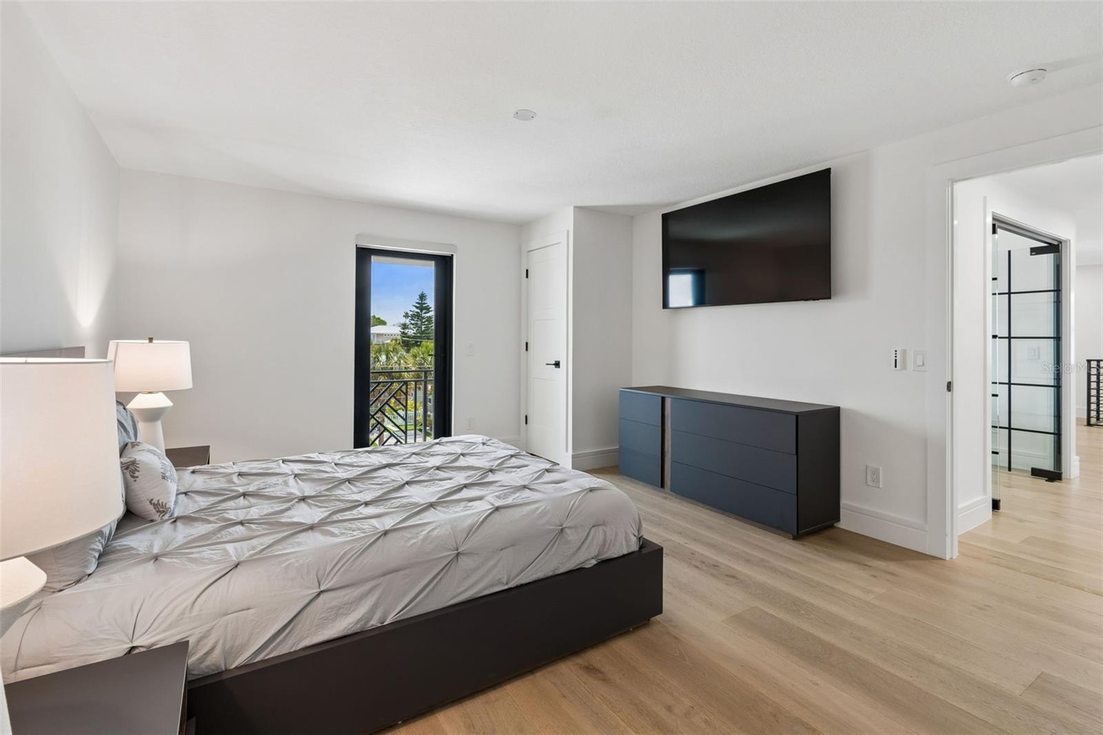 Image 66 of 100 For 930 Eldorado Avenue