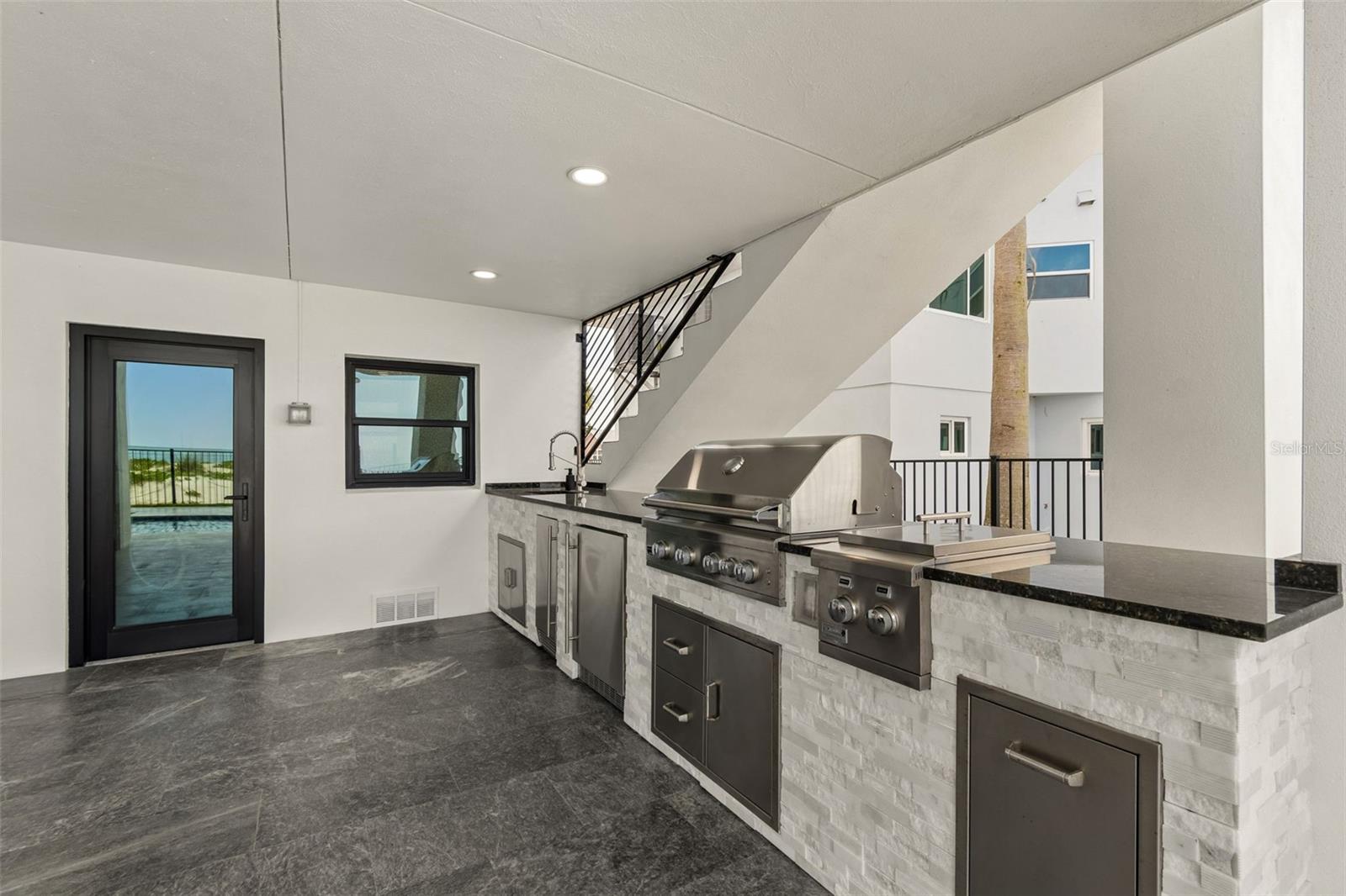 Image 77 of 100 For 930 Eldorado Avenue