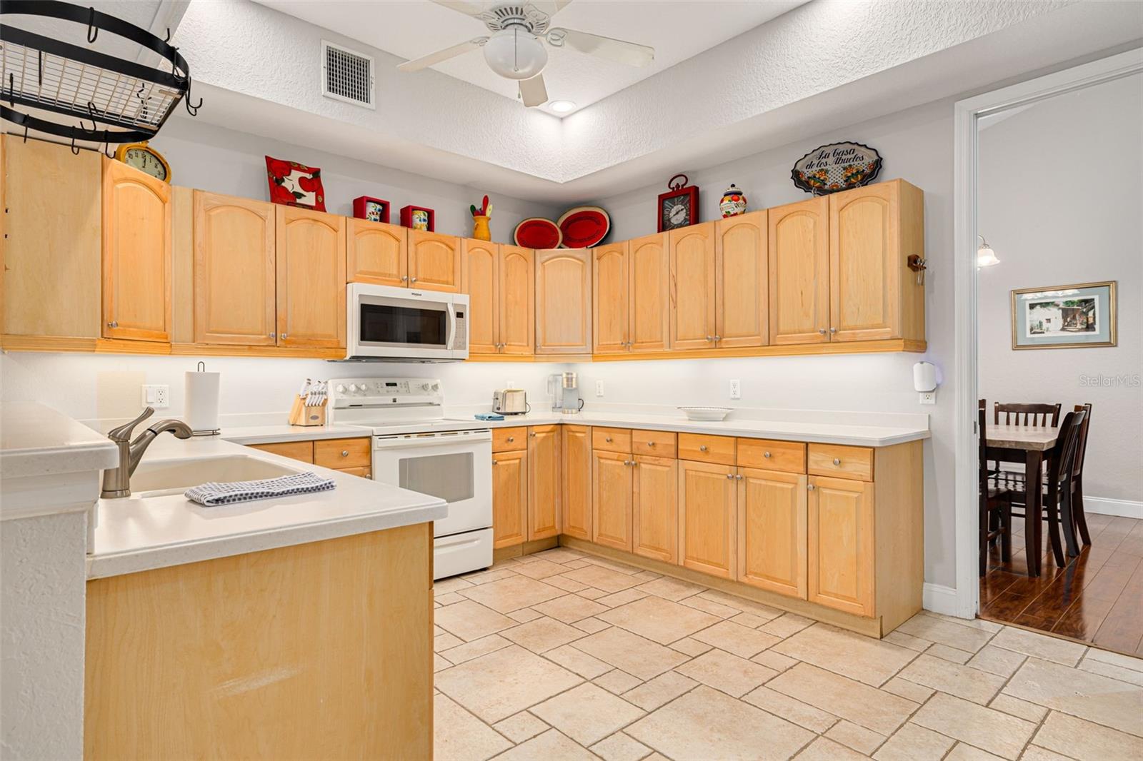 Image 10 of 42 For 901 Virginia Avenue