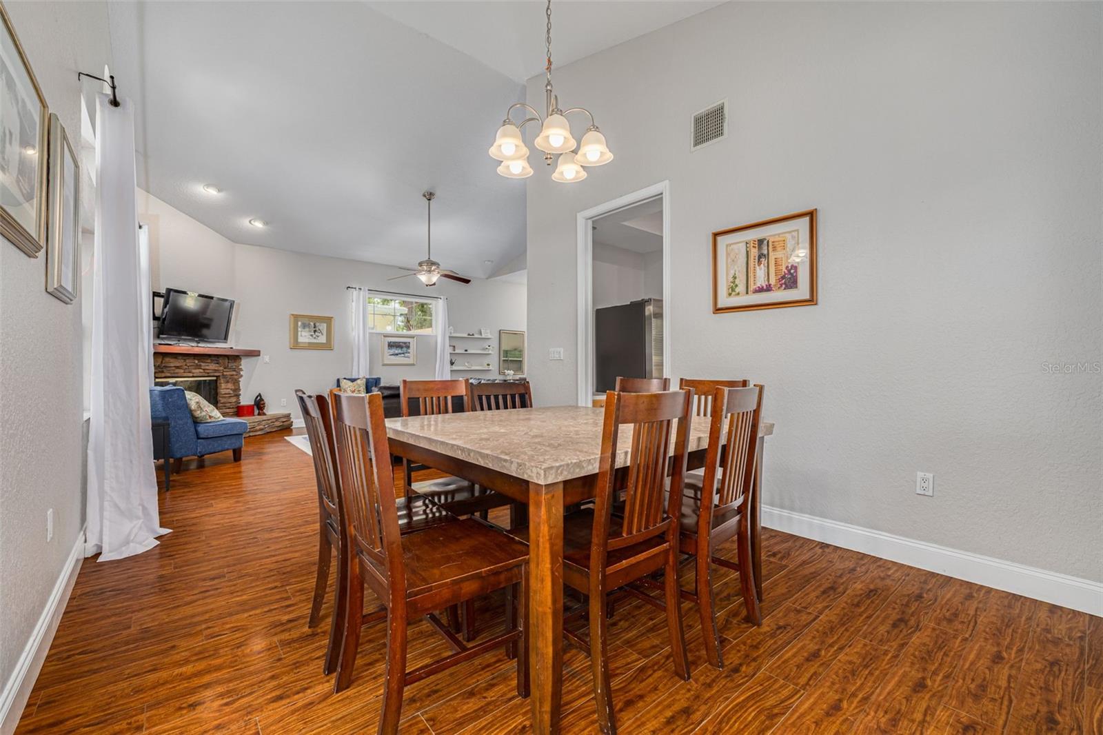 Image 12 of 42 For 901 Virginia Avenue