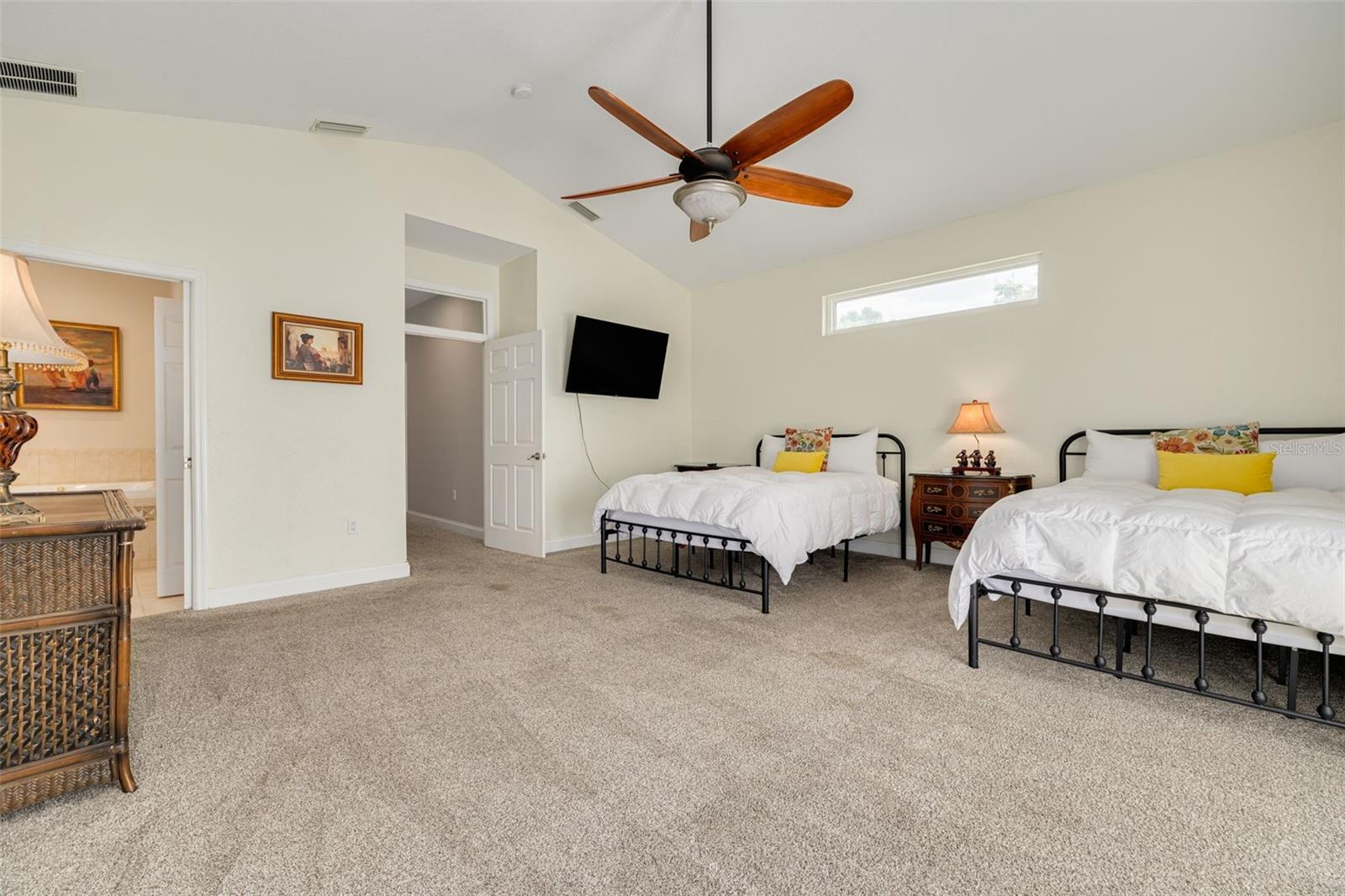 Image 23 of 42 For 901 Virginia Avenue