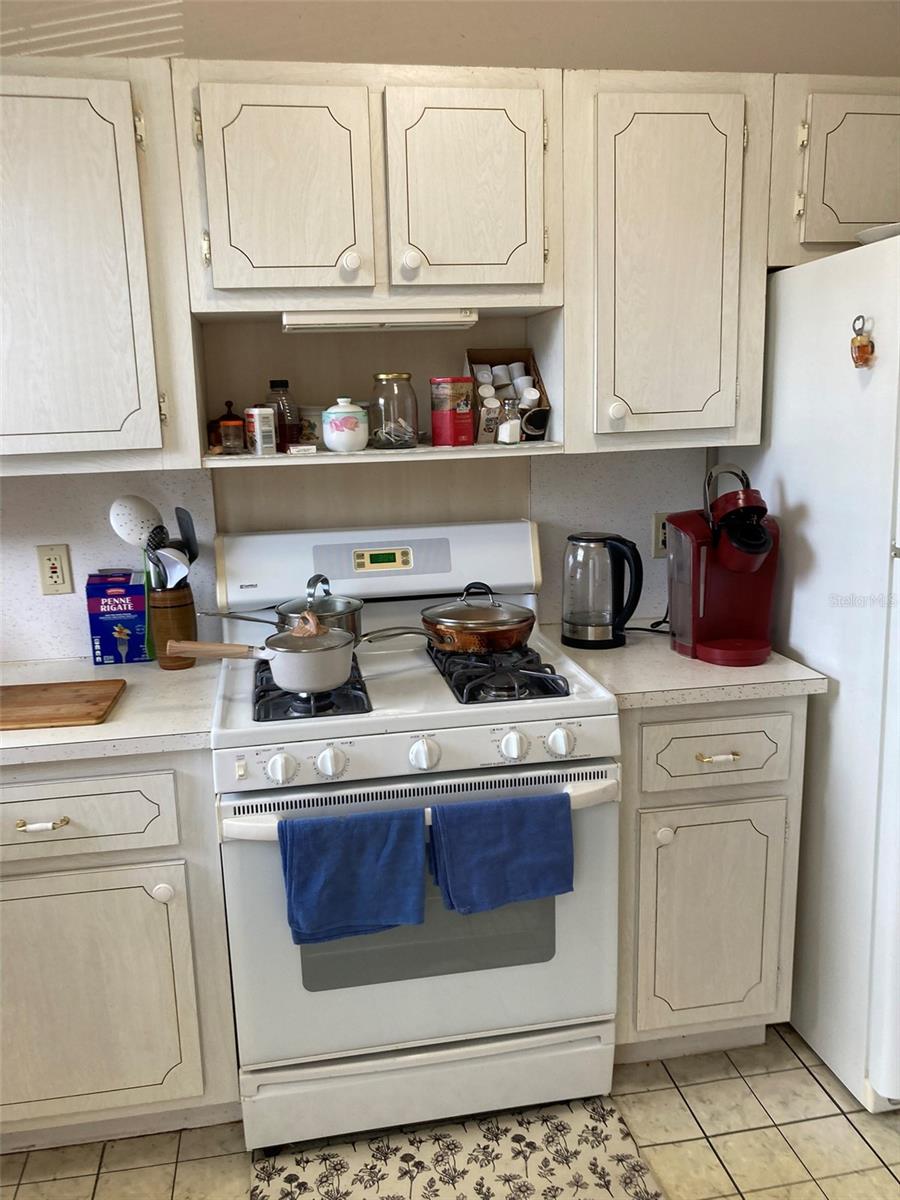 Image 13 of 37 For 5660 80th Street N B107