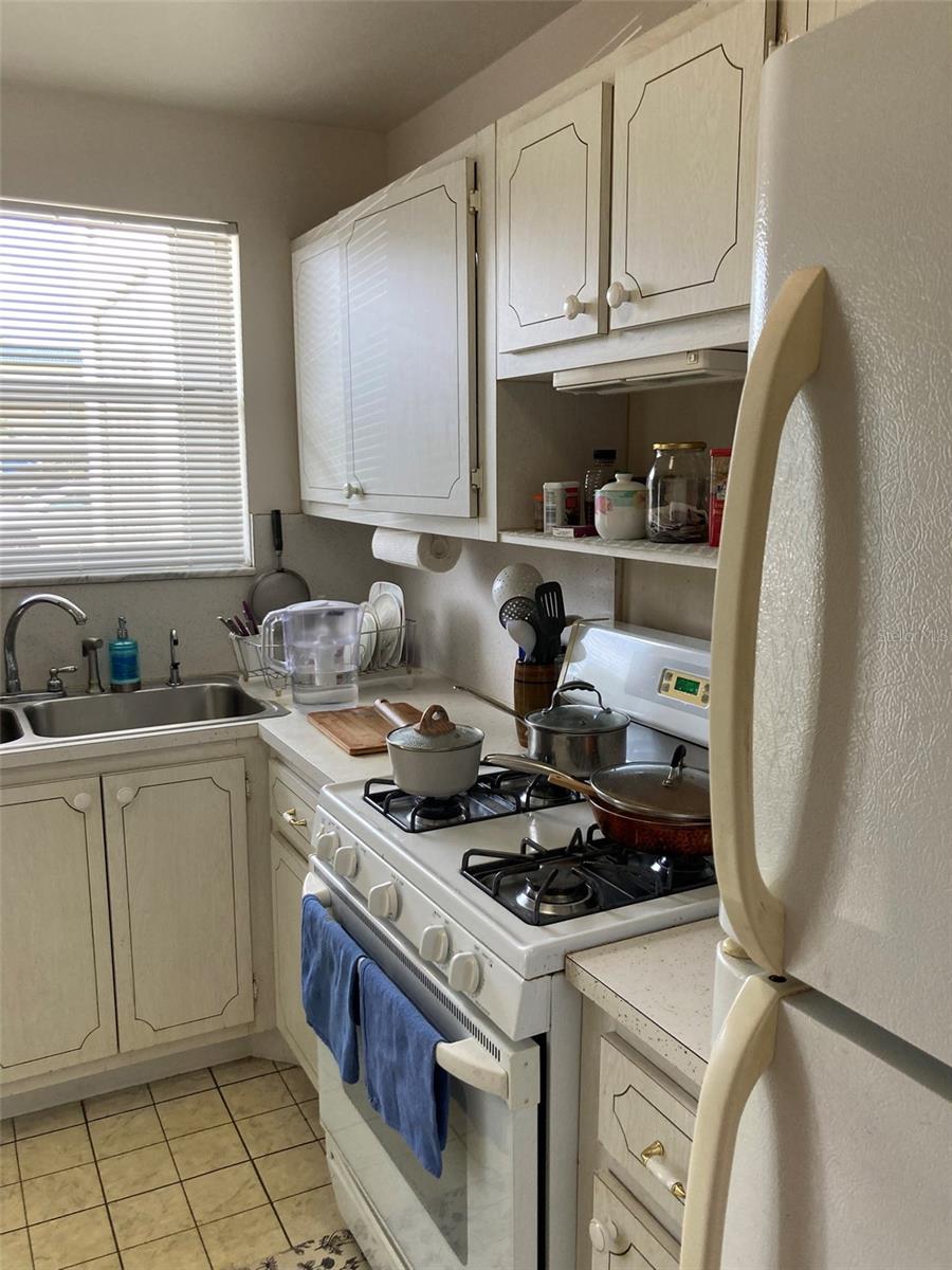 Image 15 of 37 For 5660 80th Street N B107