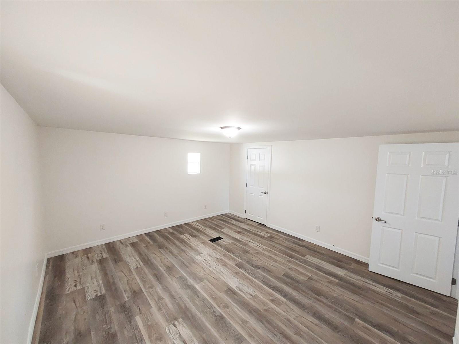 Image 15 of 30 For 302 52nd Avenue Terrace E