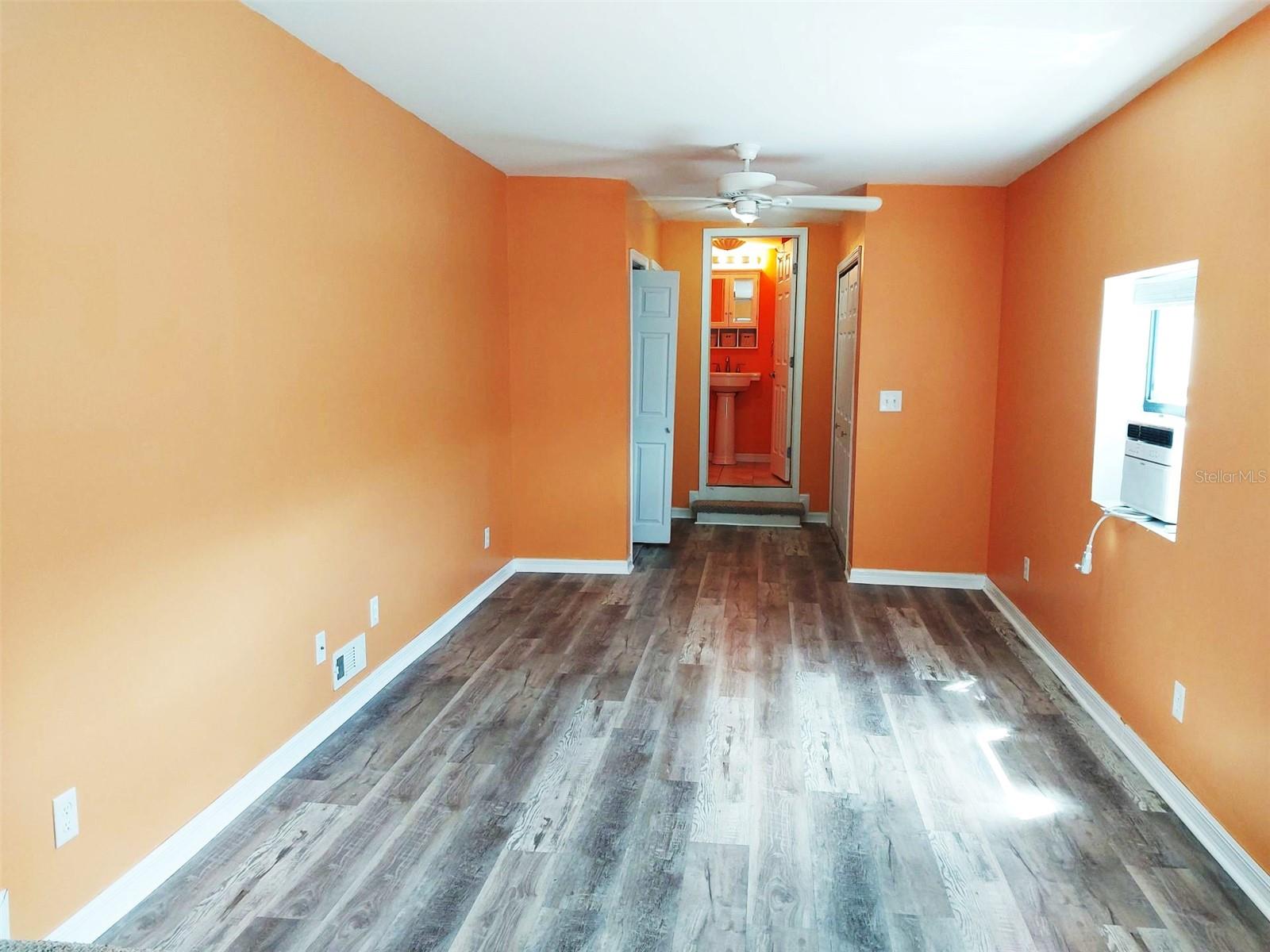 Image 19 of 30 For 302 52nd Avenue Terrace E