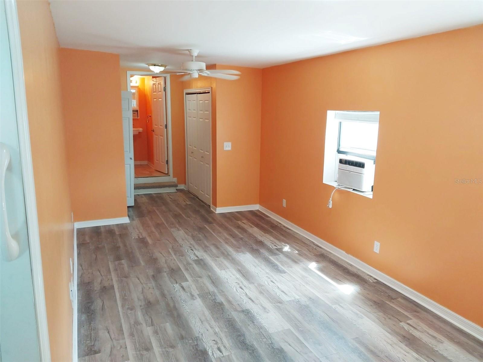 Image 20 of 30 For 302 52nd Avenue Terrace E