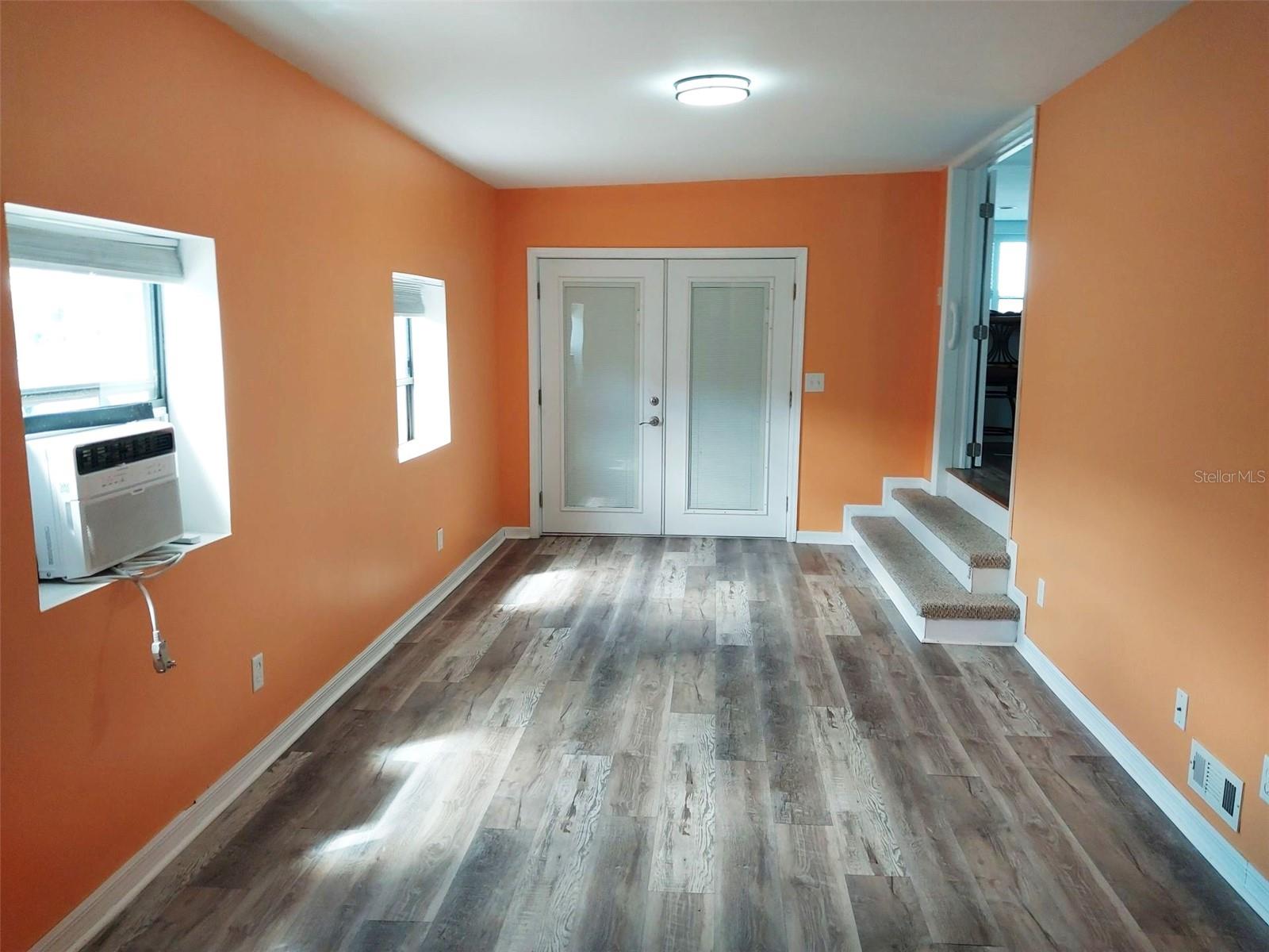 Image 21 of 30 For 302 52nd Avenue Terrace E