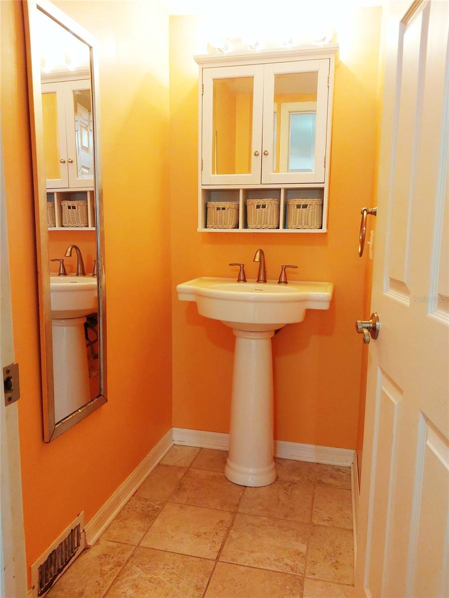 Image 23 of 30 For 302 52nd Avenue Terrace E