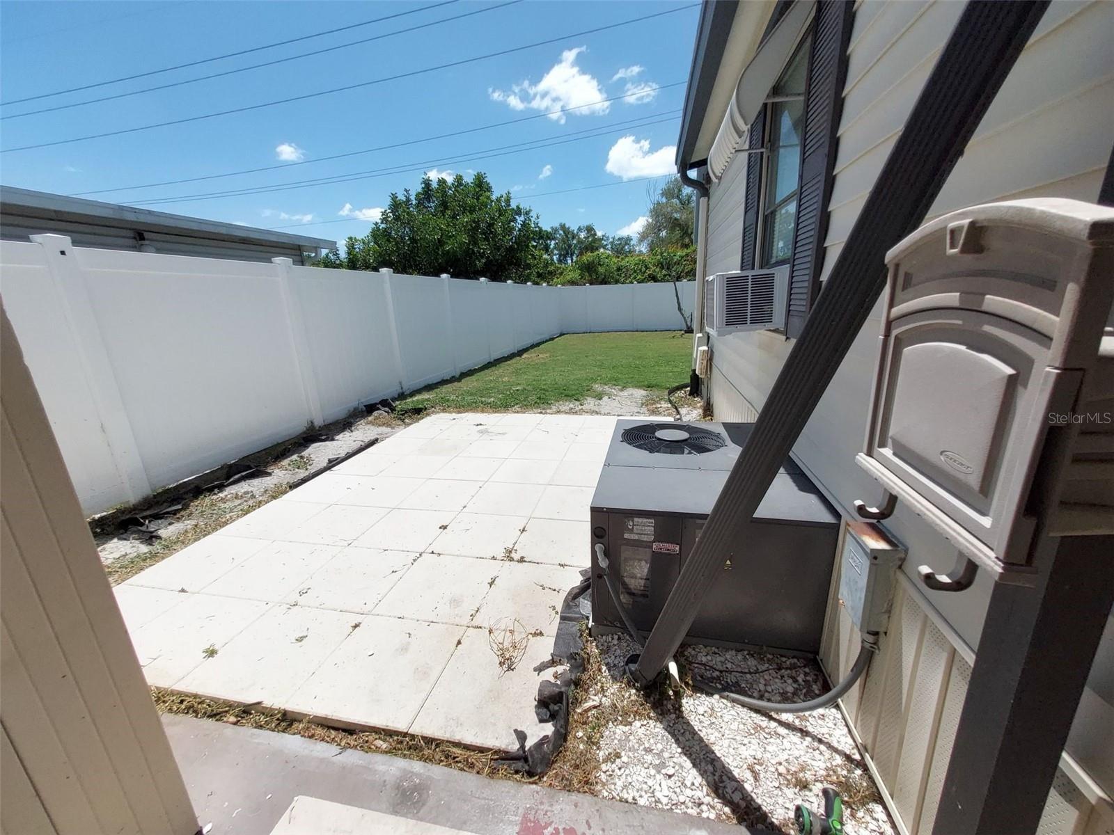 Image 3 of 30 For 302 52nd Avenue Terrace E