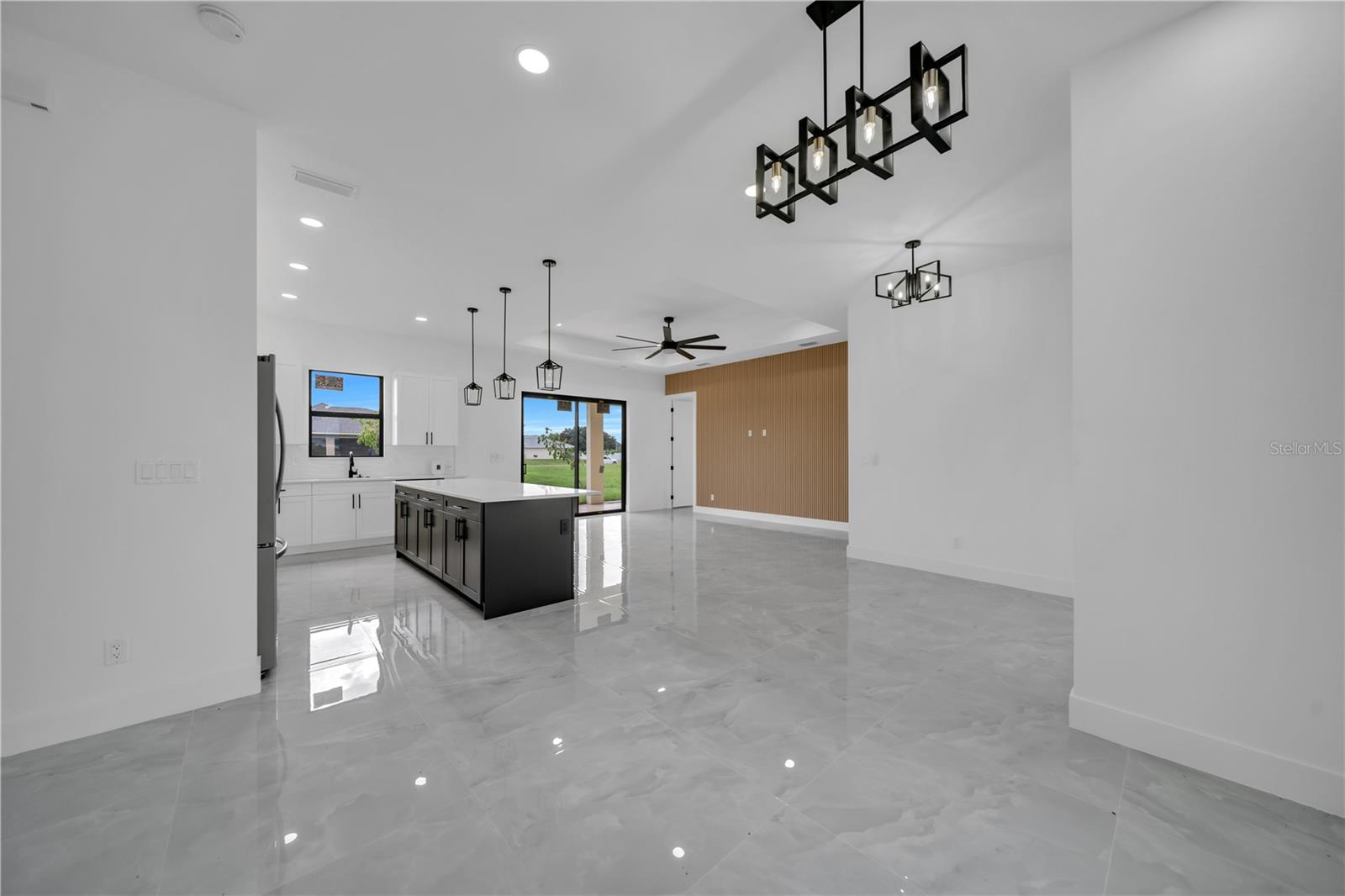 Image 10 of 42 For 2720 Santa Barbara Boulevard N