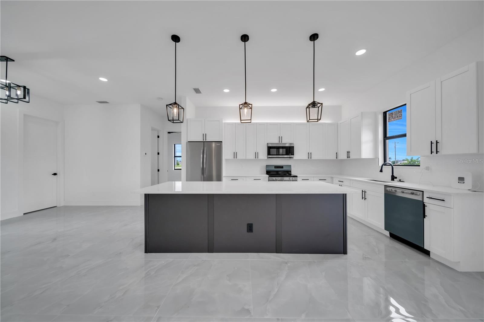 Image 13 of 42 For 2720 Santa Barbara Boulevard N