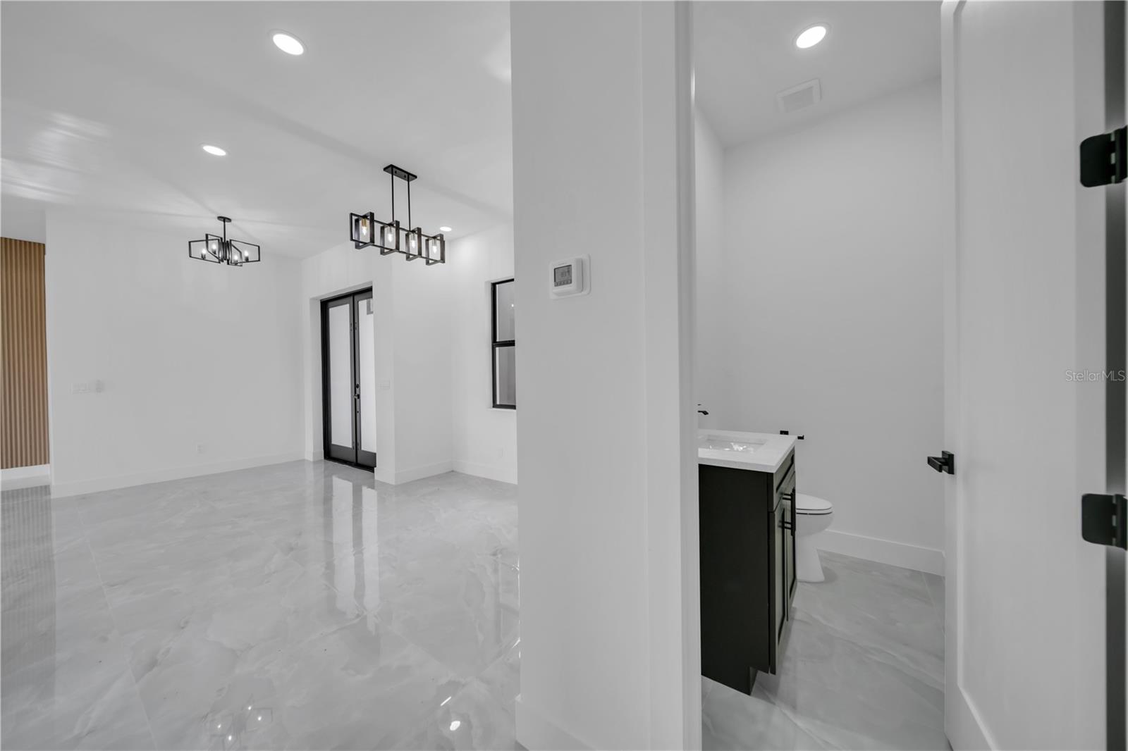 Image 15 of 42 For 2720 Santa Barbara Boulevard N