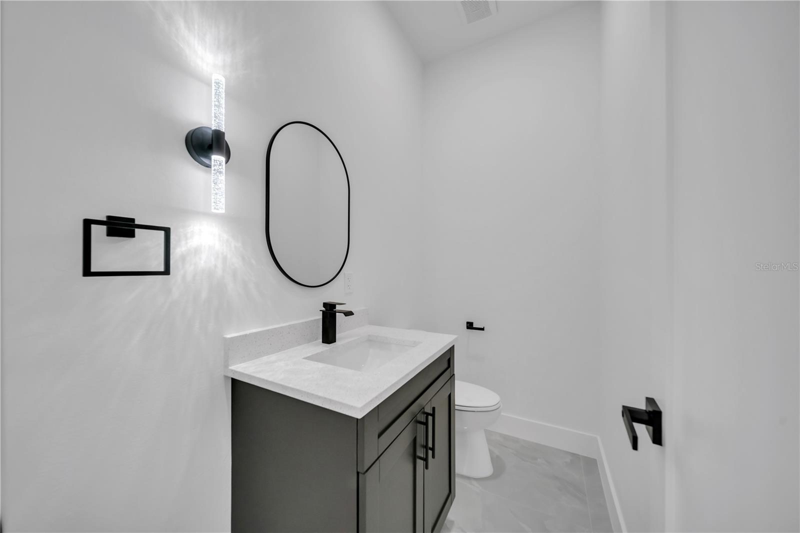 Image 17 of 42 For 2720 Santa Barbara Boulevard N