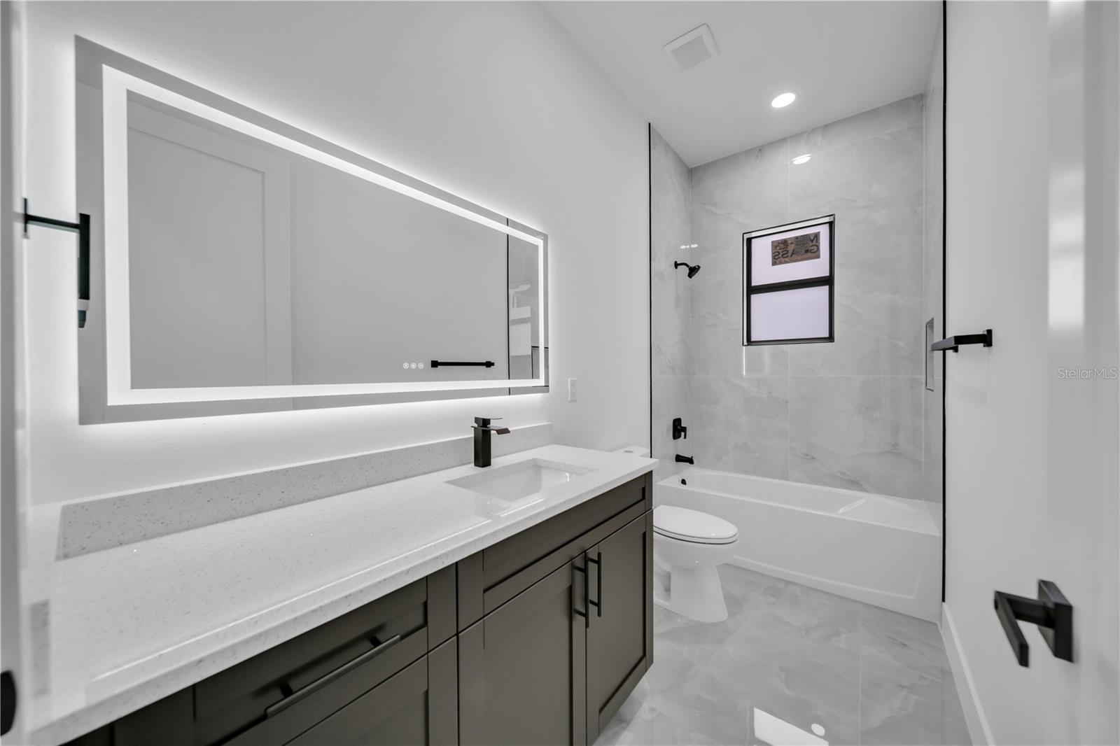 Image 20 of 42 For 2720 Santa Barbara Boulevard N