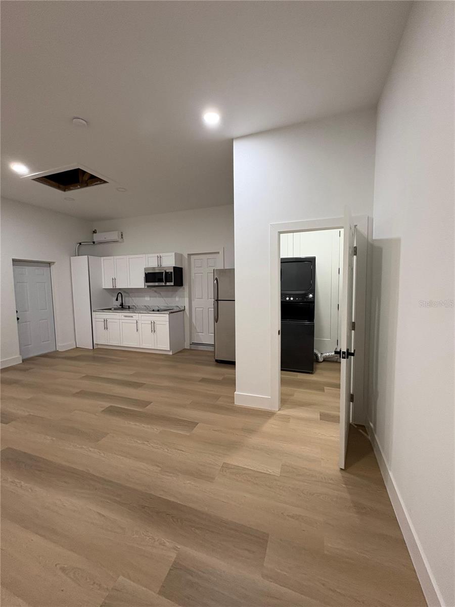 Image 40 of 42 For 2720 Santa Barbara Boulevard N