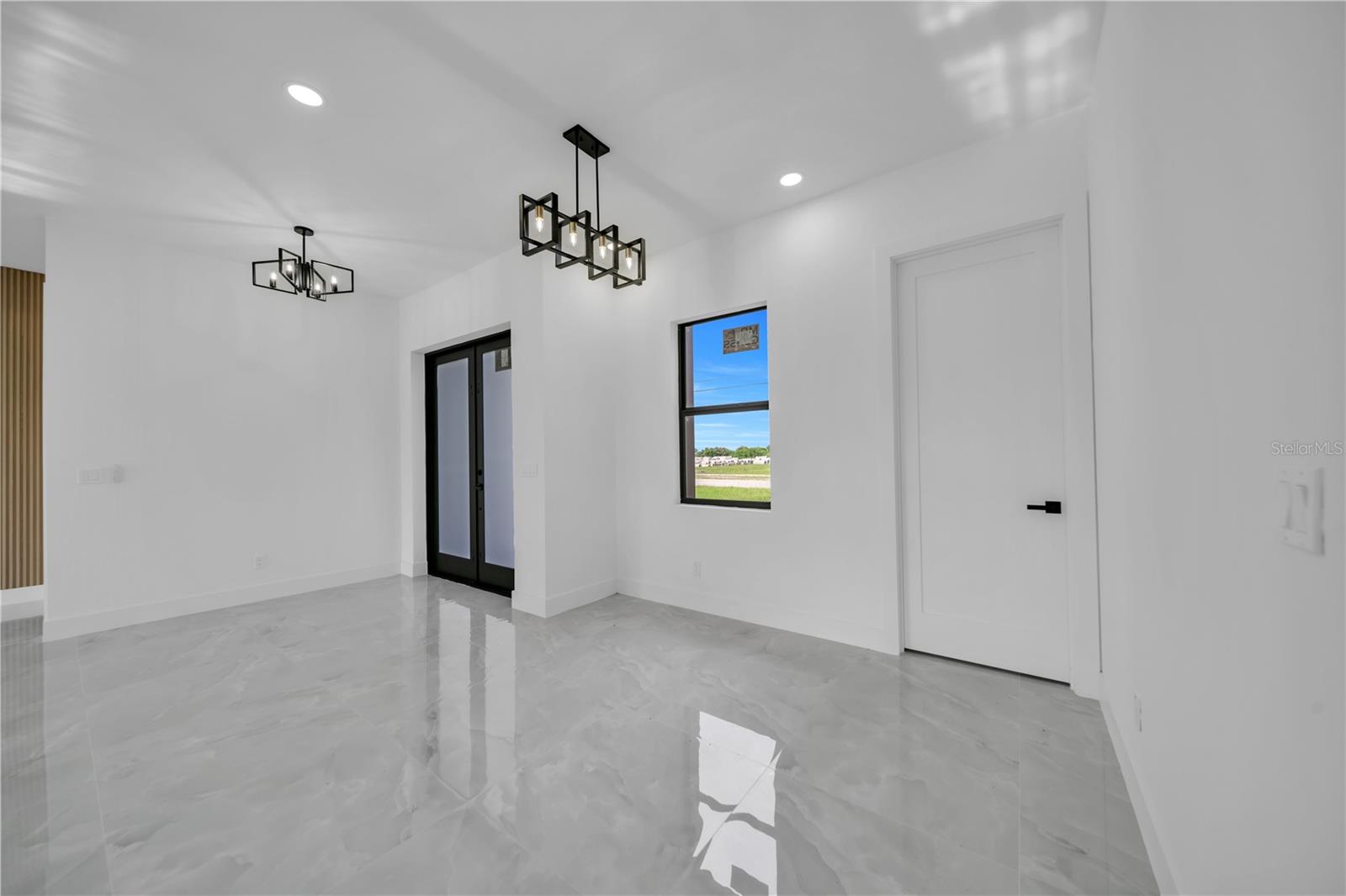 Image 9 of 42 For 2720 Santa Barbara Boulevard N