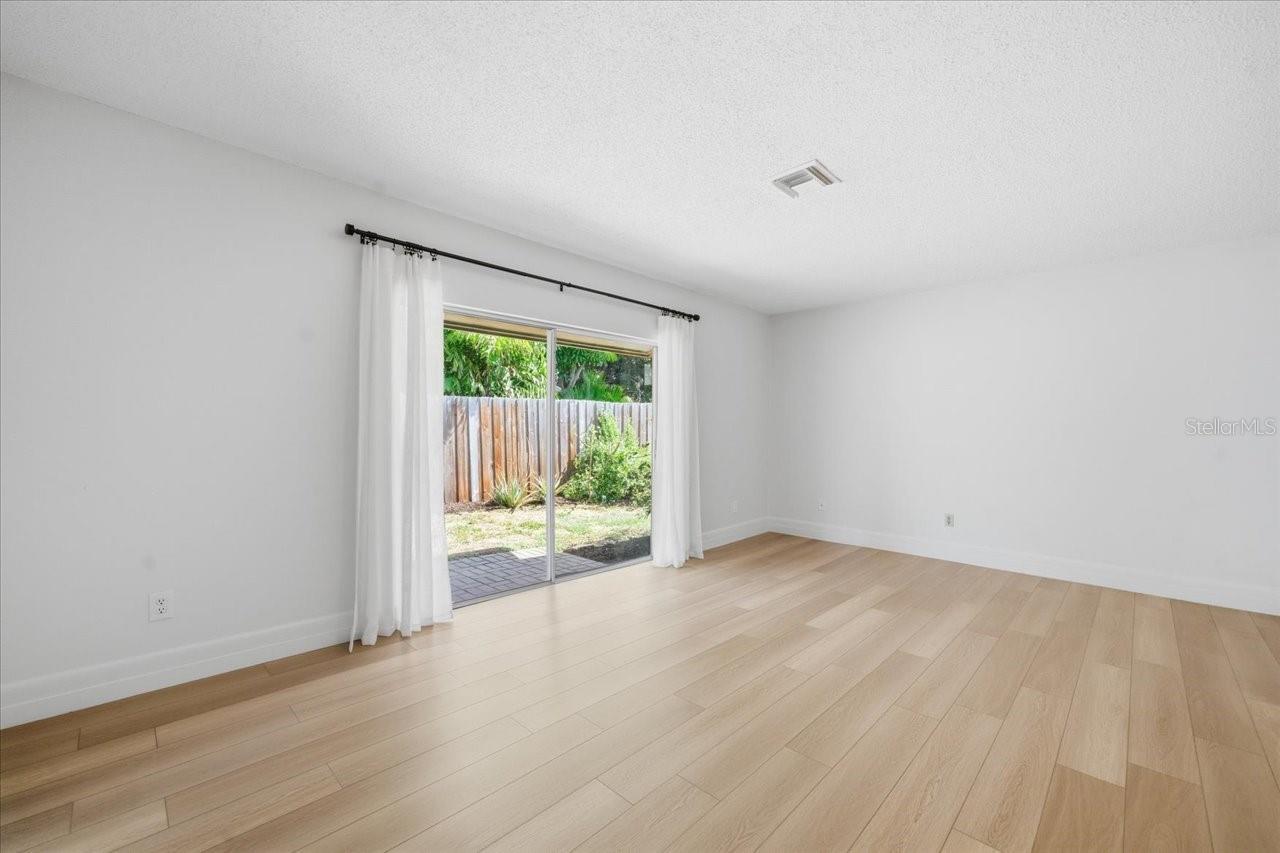 Image 13 of 44 For 11875 90th Avenue