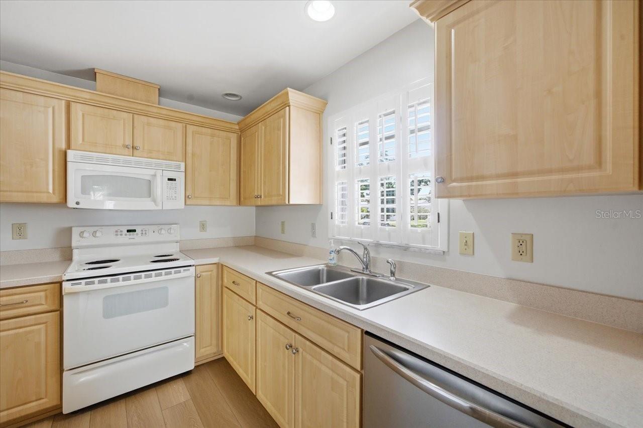 Image 17 of 44 For 11875 90th Avenue