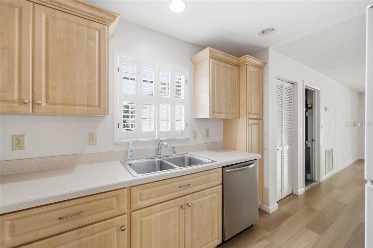 Image 19 of 44 For 11875 90th Avenue