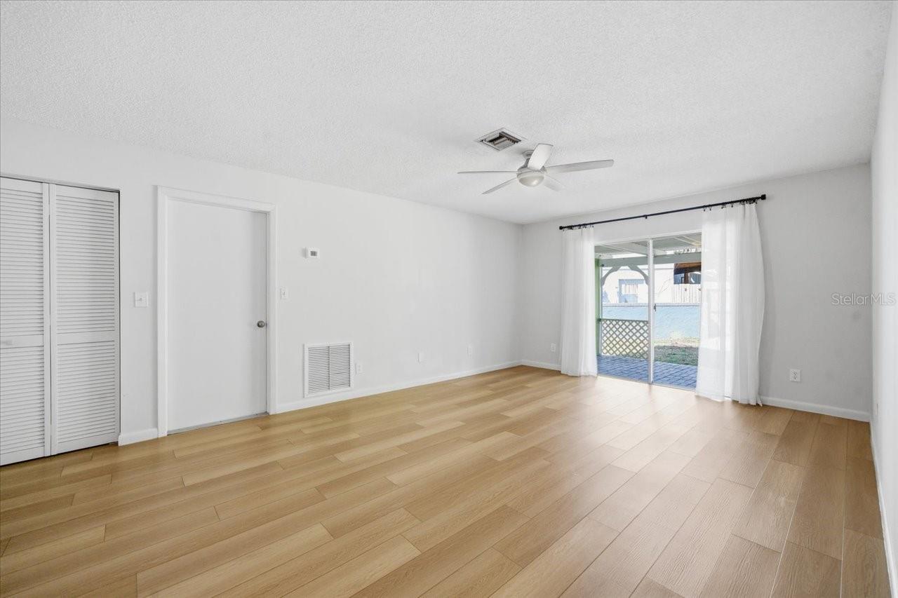 Image 21 of 44 For 11875 90th Avenue