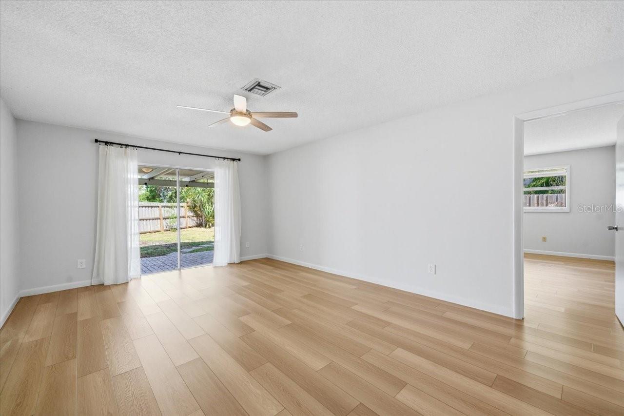 Image 22 of 44 For 11875 90th Avenue