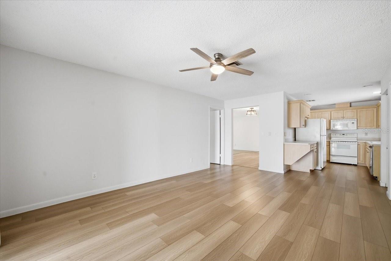 Image 23 of 44 For 11875 90th Avenue