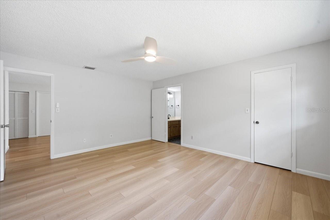 Image 26 of 44 For 11875 90th Avenue