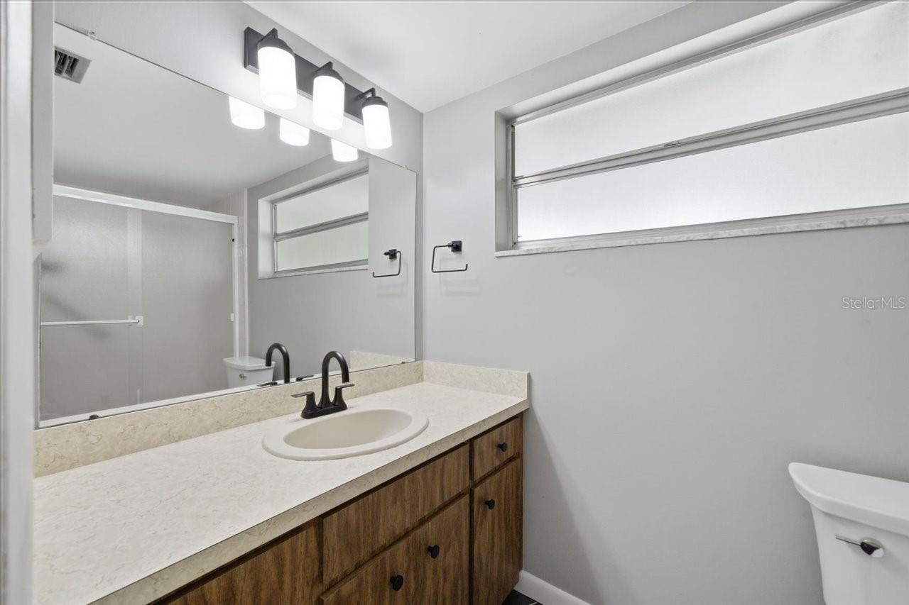 Image 27 of 44 For 11875 90th Avenue