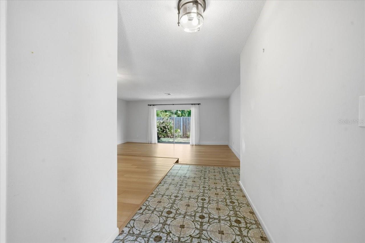 Image 4 of 44 For 11875 90th Avenue