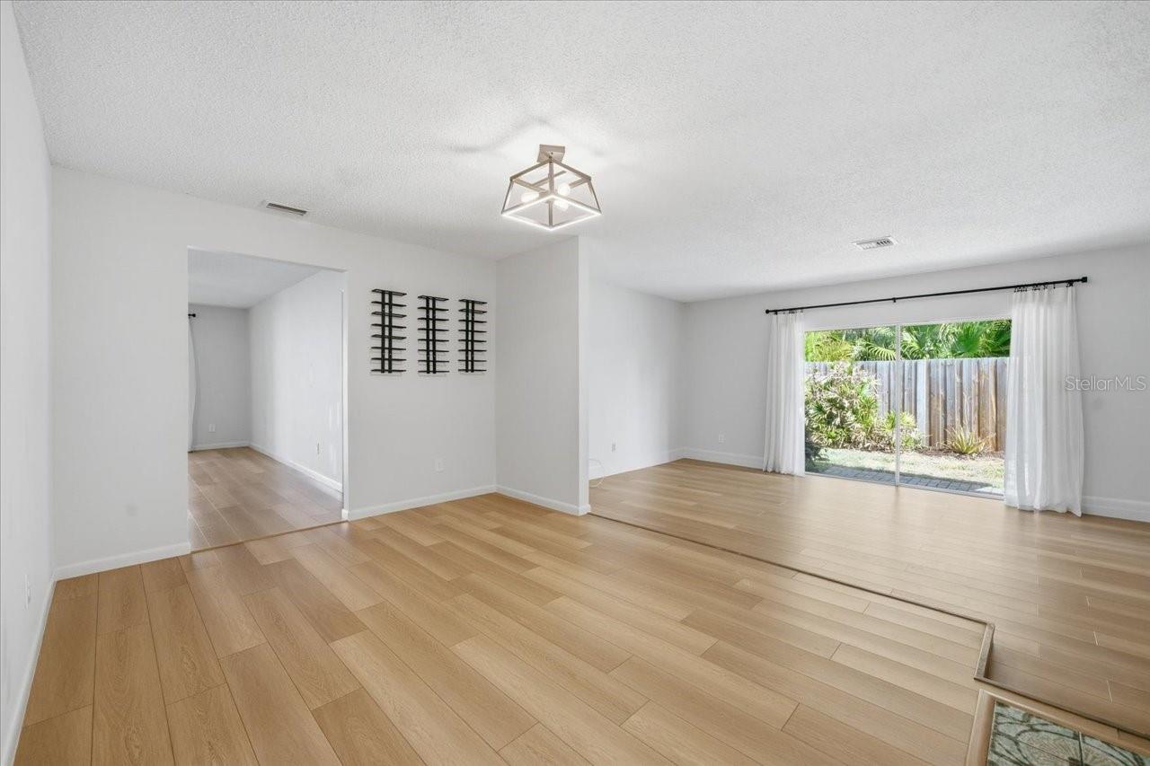 Image 6 of 44 For 11875 90th Avenue