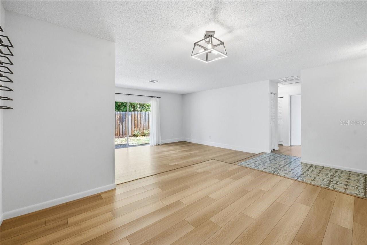 Image 8 of 44 For 11875 90th Avenue