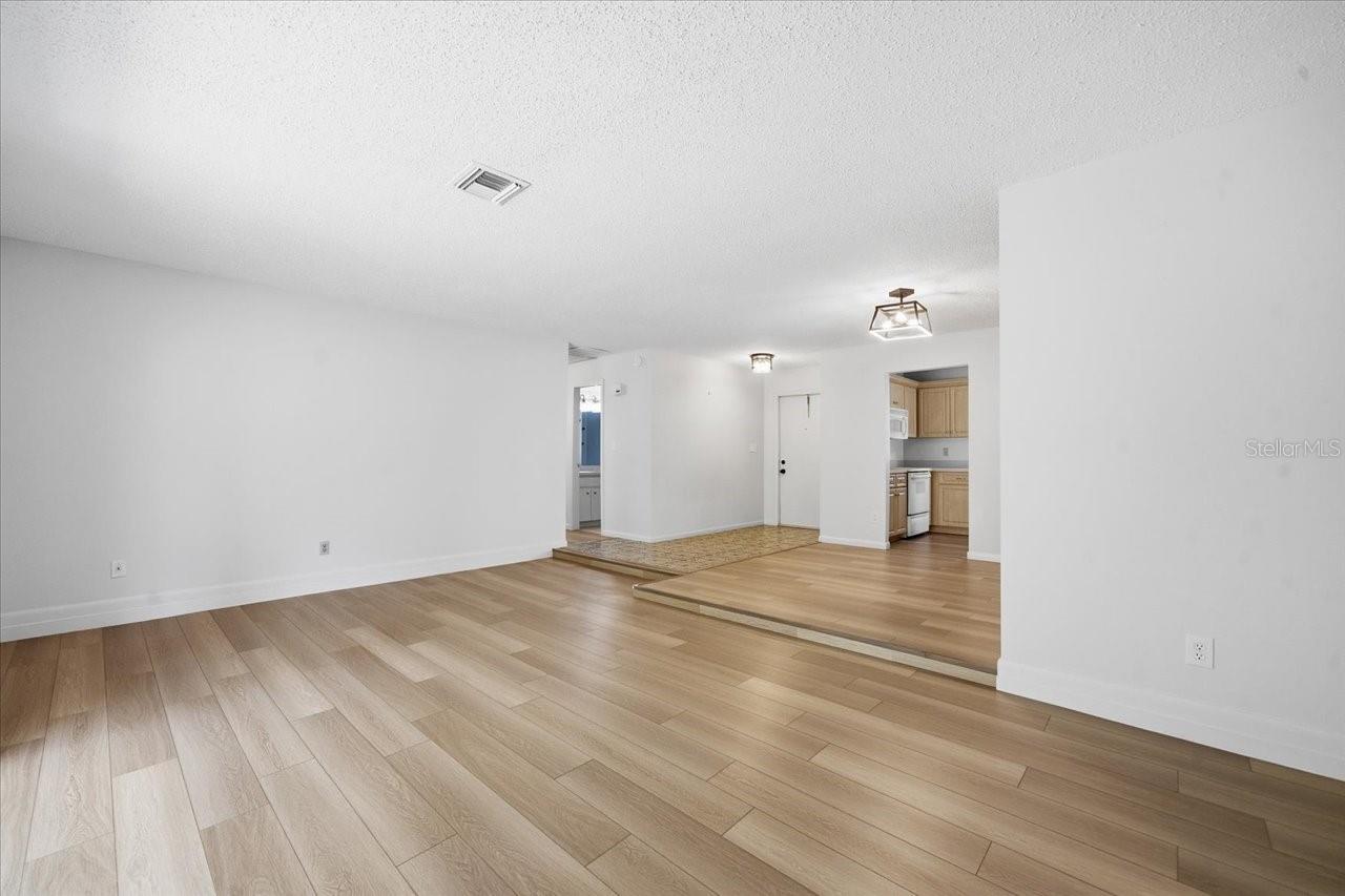 Image 9 of 44 For 11875 90th Avenue