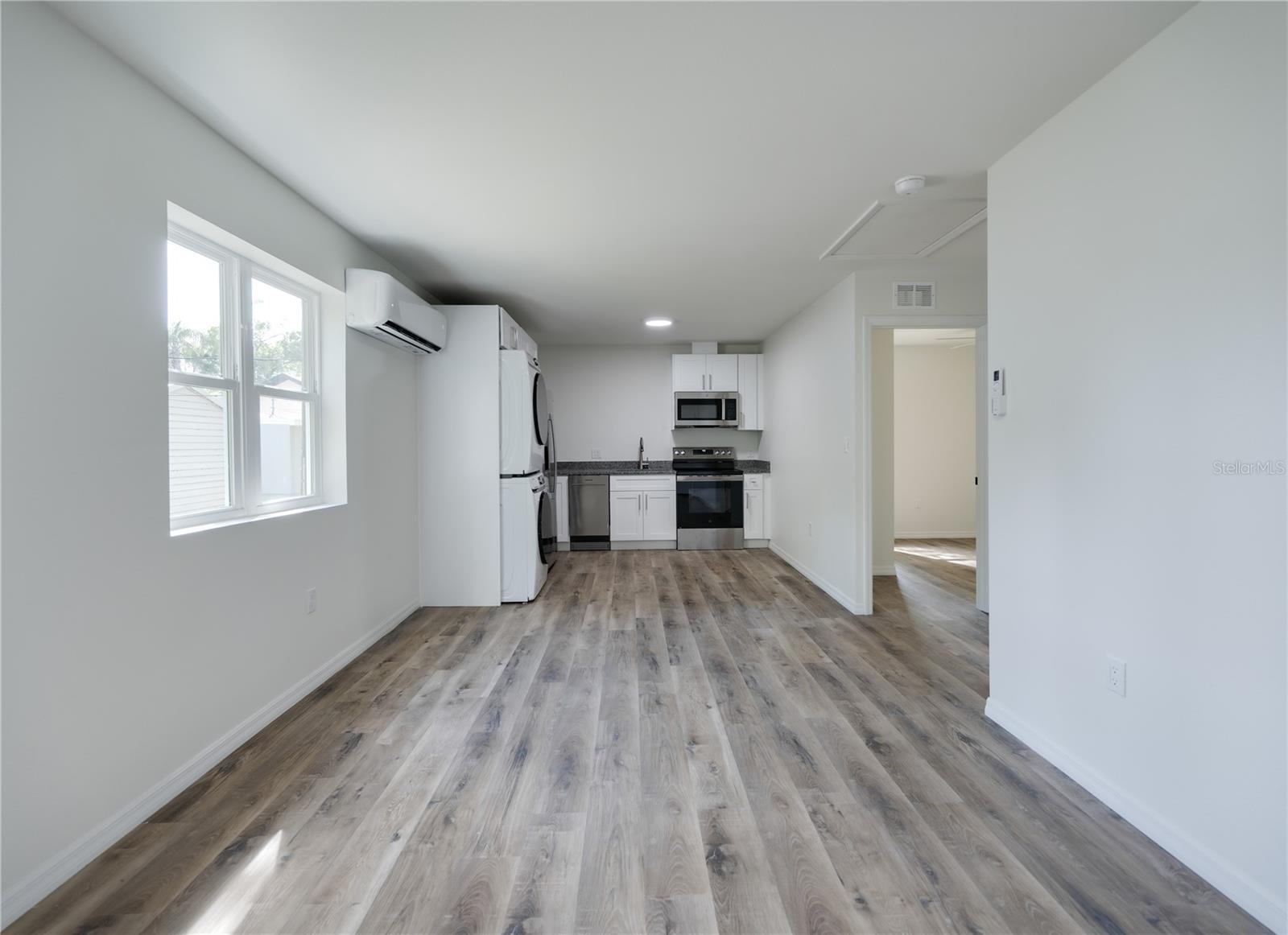 Image 4 of 18 For 767 1-2 19th Avenue S