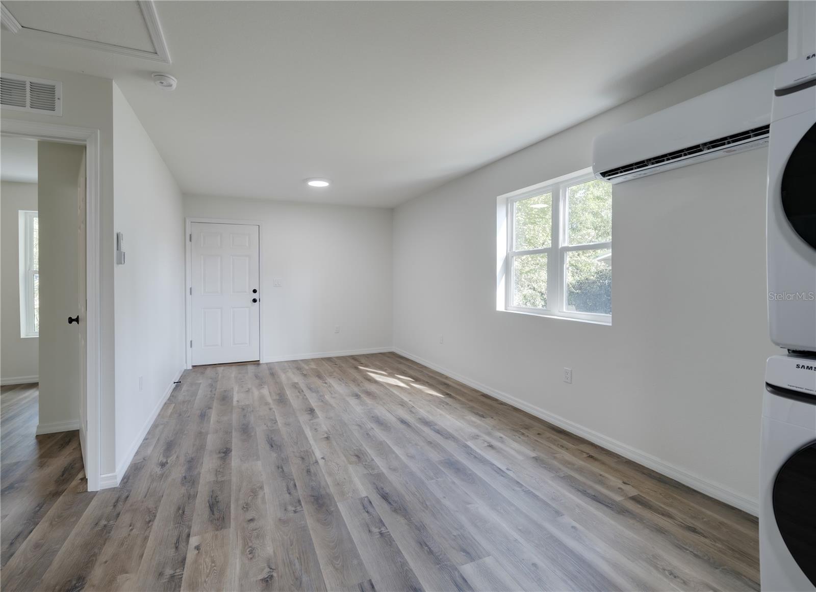 Image 5 of 18 For 767 1-2 19th Avenue S