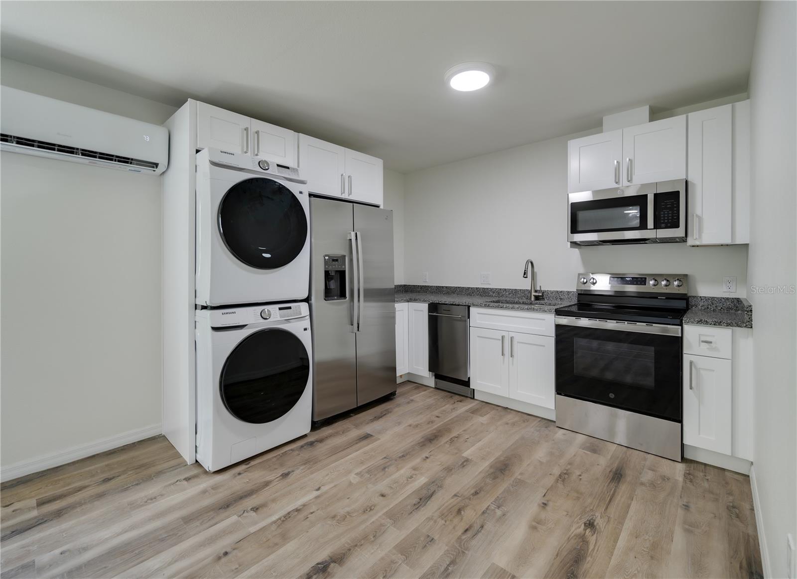 Image 9 of 18 For 767 1-2 19th Avenue S