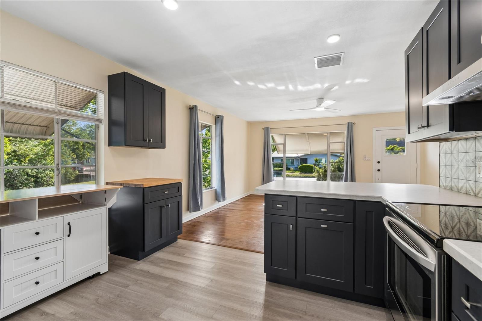 Image 13 of 30 For 1101 27th Street N