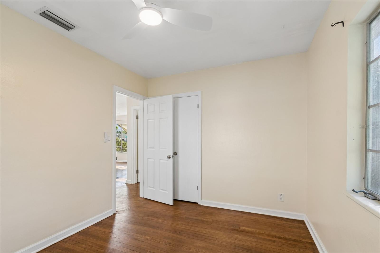 Image 16 of 30 For 1101 27th Street N