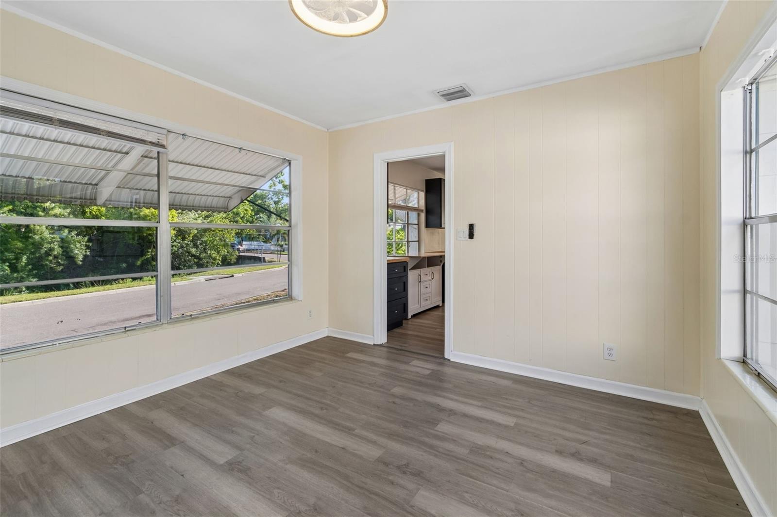 Image 23 of 30 For 1101 27th Street N