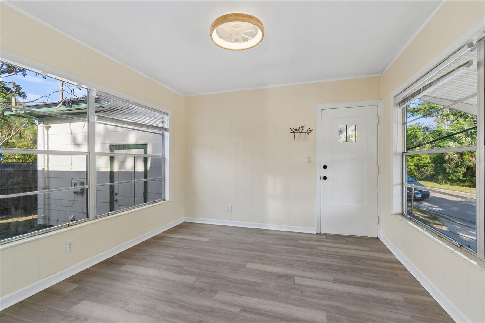 Image 24 of 30 For 1101 27th Street N