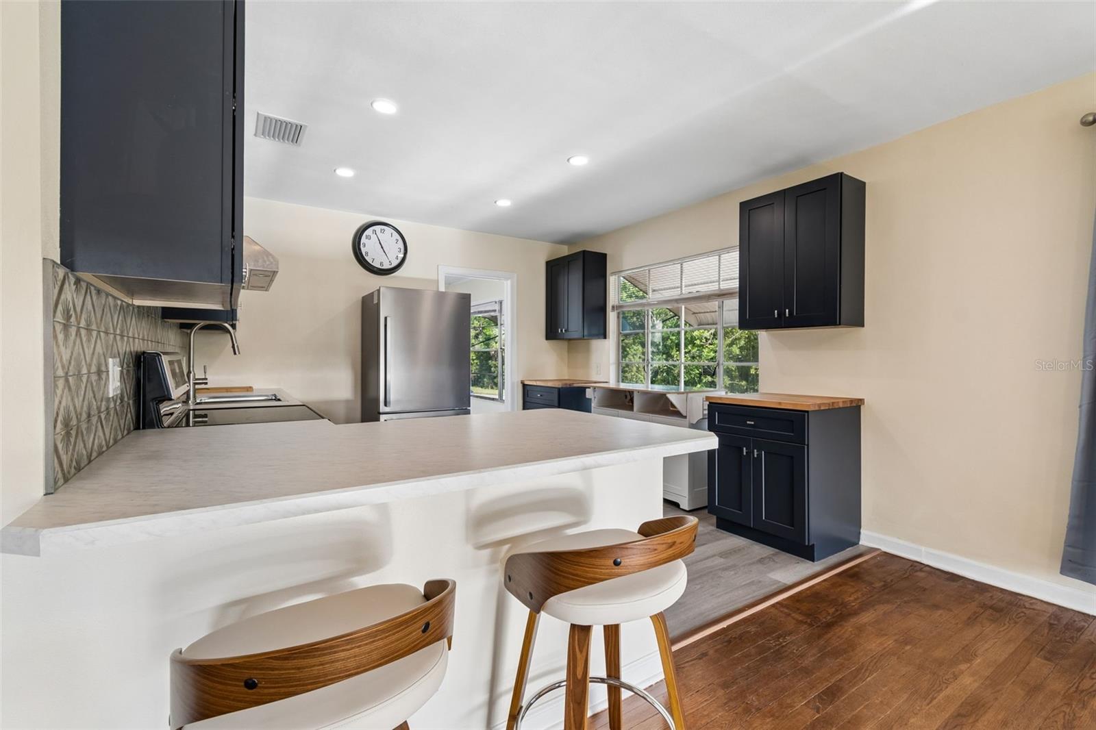 Image 9 of 30 For 1101 27th Street N