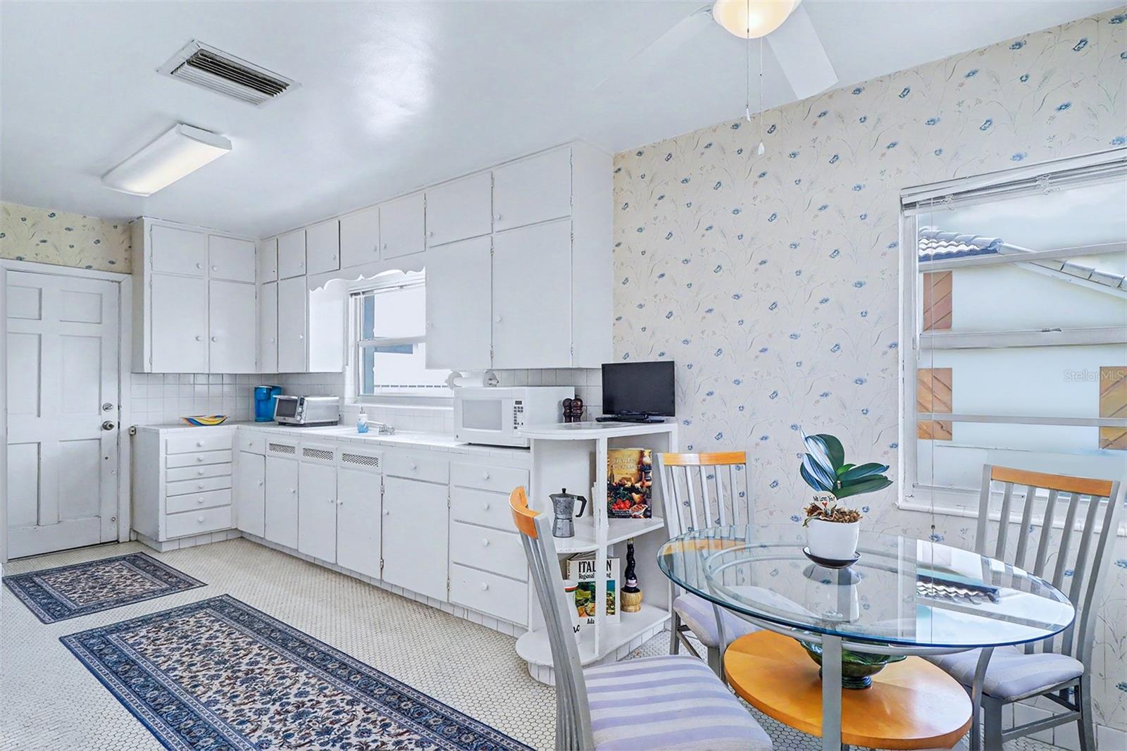 Image 21 of 43 For 18206 Sunset Boulevard