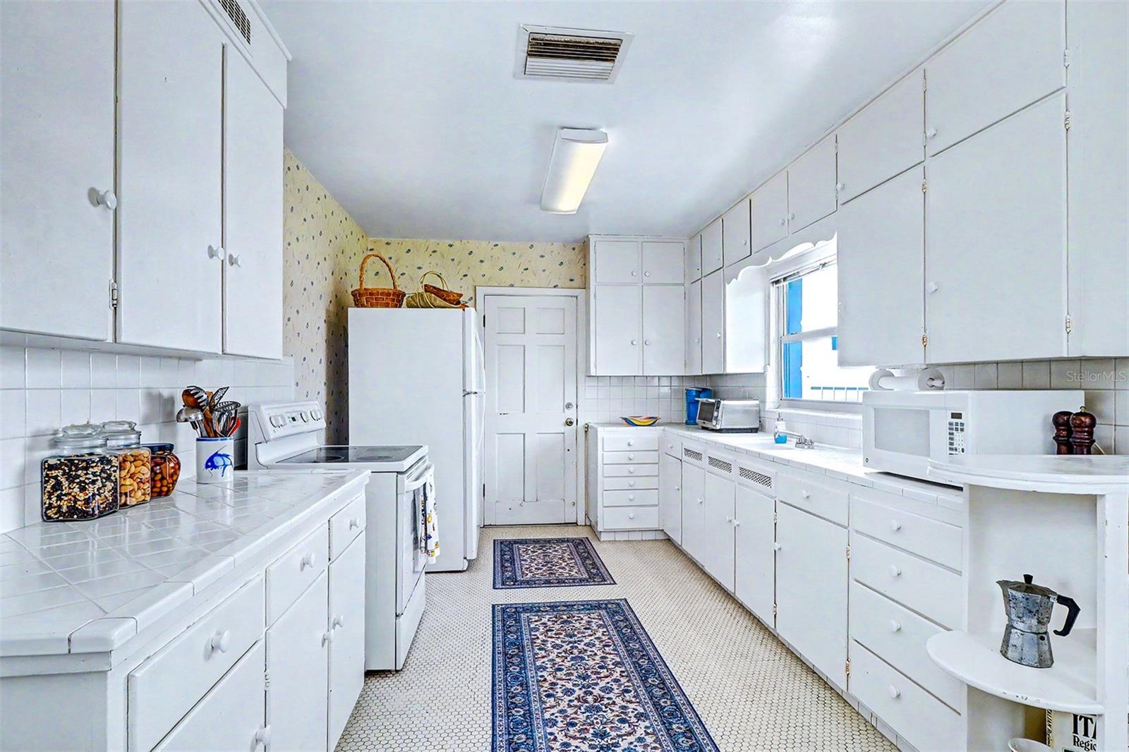 Image 22 of 43 For 18206 Sunset Boulevard