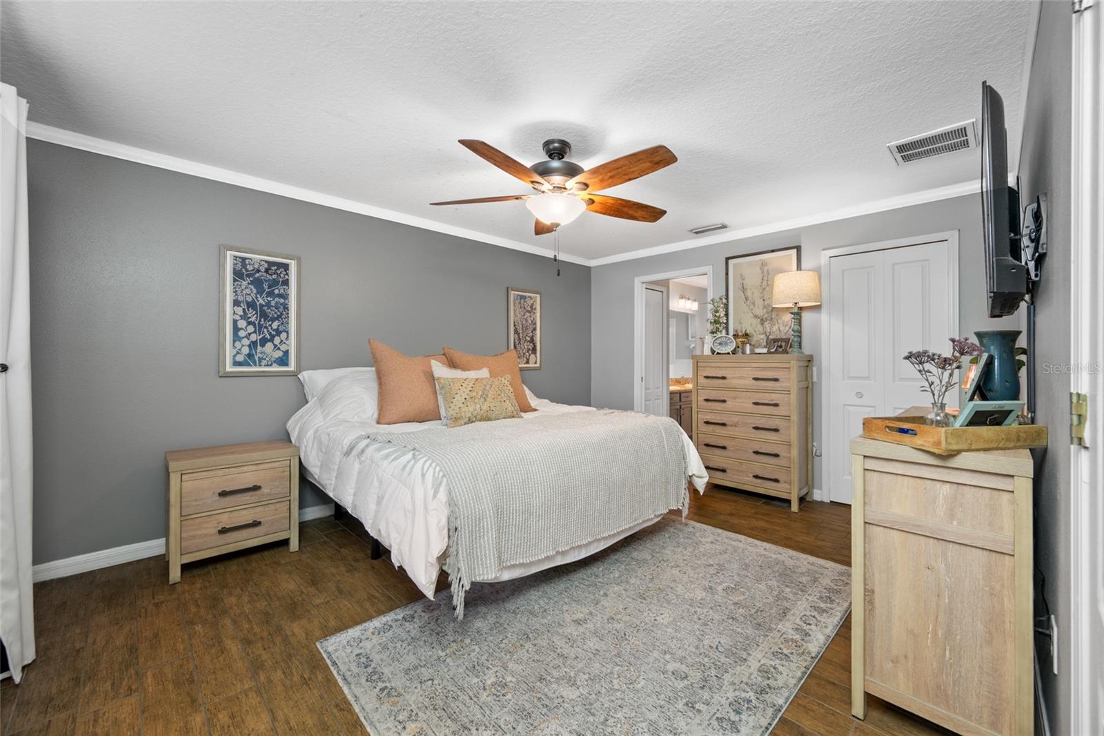 Image 17 of 41 For 10031 Creek Bluff Drive